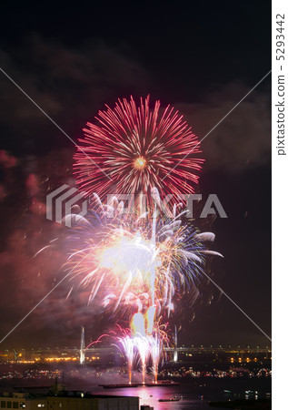 橫濱港的煙花 5293442