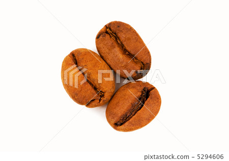 Close up of freshly roasted coffee beans Close up of freshly roasted coffee beans 5294606