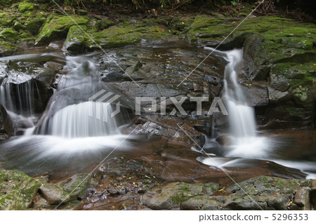 Sister Falls 5296353