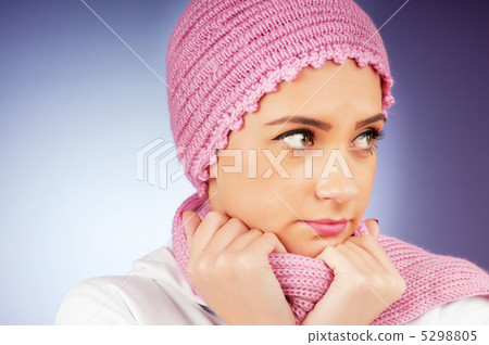 Nice looking woman in the warm clothing Nice looking woman in the warm clothing 5298805