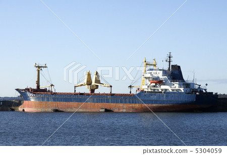 The cargoship 5304059