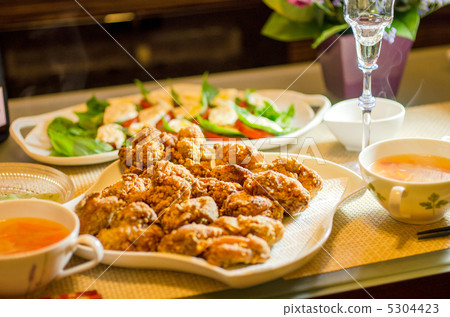 炸雞 炸雞 5304423