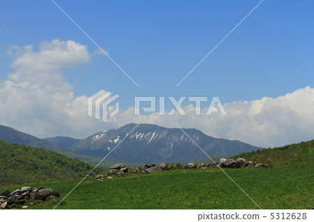 Hayatei mountain from Arakawa Kogen Hayatei mountain from Arakawa Kogen 5312628