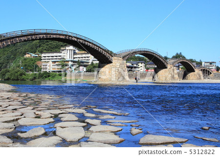 Kintai橋樑在夏天 5312822