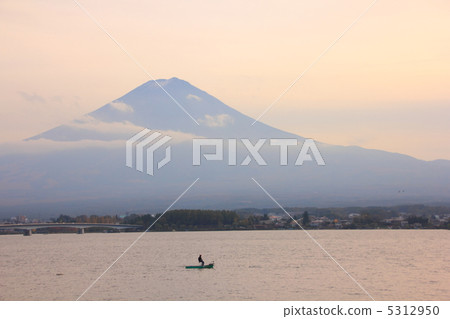 富士山和川口湖 富士山和川口湖 5312950