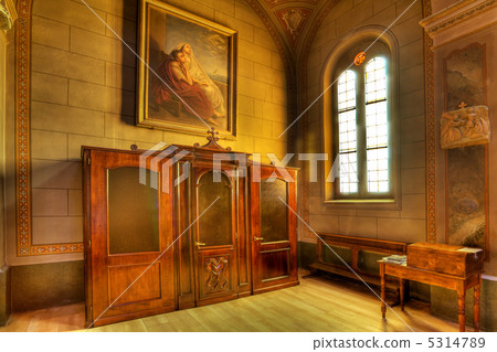 Catholic church interior. Serralunga D'Alba, Italy. 5314789