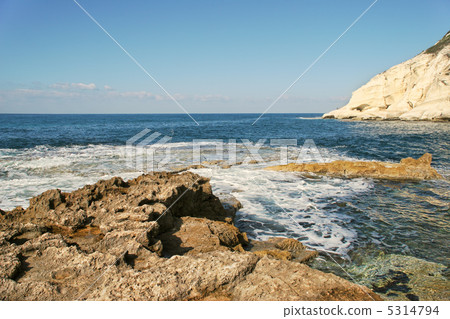 Rocks and sea. Rosh HaNikra, Israel. 5314794