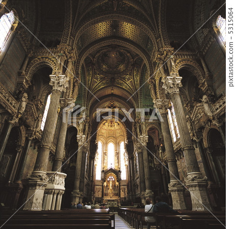 Church of Notre Dame de Vooreres 5315064