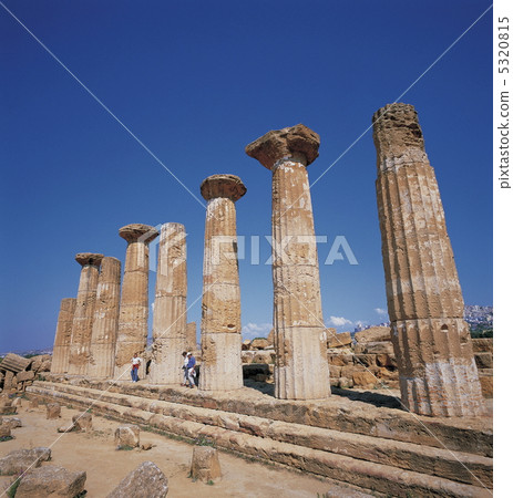 Temple of El Cole 5320815
