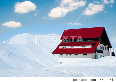 Lonely house in bright sunny winter day 5322261