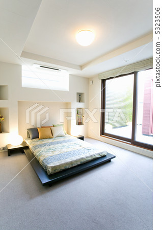 The bedroom The bedroom 5323506