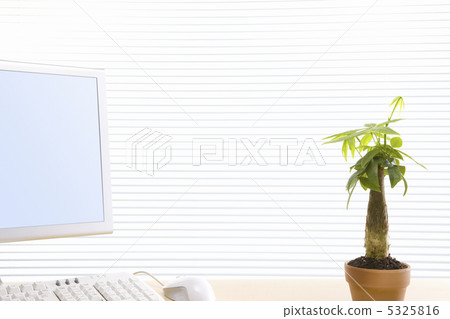 Desk image Desk image 5325816