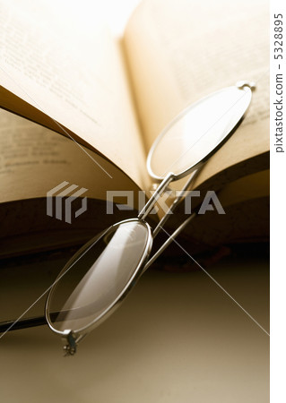 Reading image 5328895