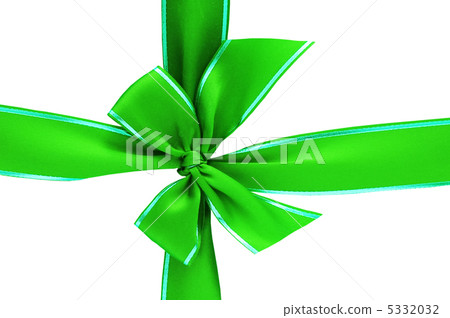 Close up of the gift box with red ribbon 5332032