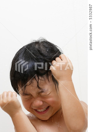 淋浴的孩子 5332987