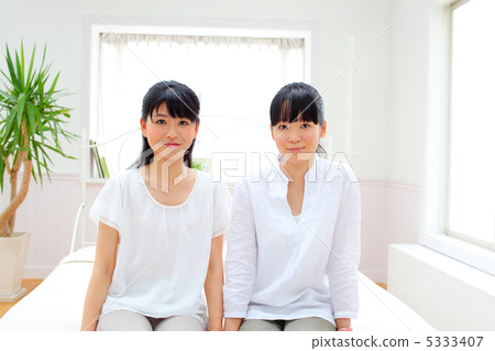 雙胞胎女人 5333407