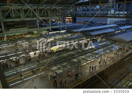 platform platform 5335019