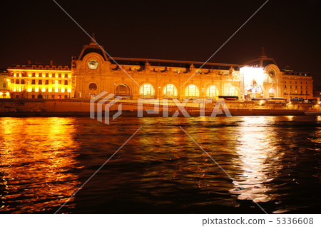 奧賽博物館夜景從塞納河的對岸看 5336608