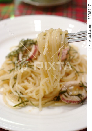 Spaghetti with cod and squid Spaghetti with cod and squid 5338947