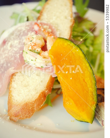 Assortment of appetizers (vertical image) Assortment of appetizers (vertical image) 5339982