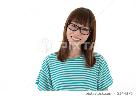 A woman in a border T-shirt 5344375
