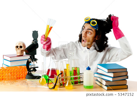 Student working in the chemical lab 5347152