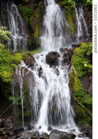 Dragon waterfall summer 1 5351063