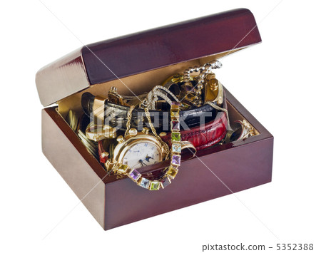 box with jewels 5352388