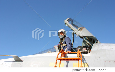 The military pilot in the plane 5354220