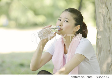 Women resting in the shade Women resting in the shade 5354467