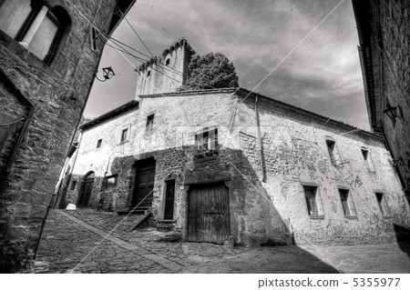 tuscan castle 5355977