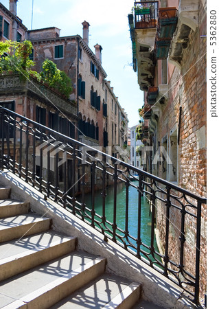 Venice canal 5362880
