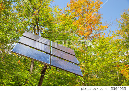 Electric solar cell 5364935