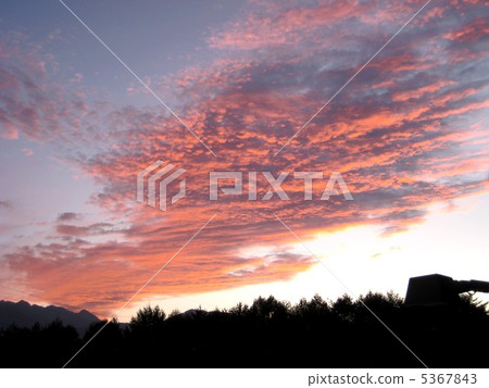 Dusky clouds 5367843