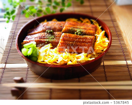 Eel box lunch 5367845