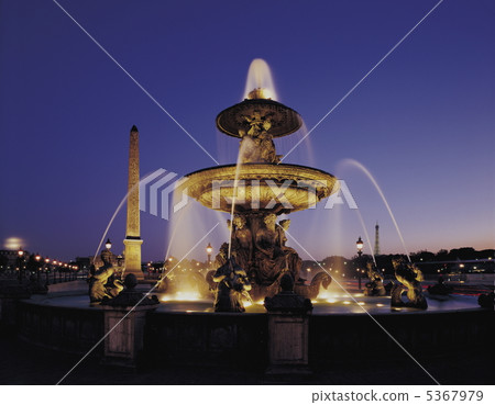 Concorde square at dusk 5367979