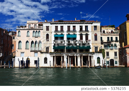 Beautiful buildings on main canal of Venice Beautiful buildings on main canal of Venice 5376235