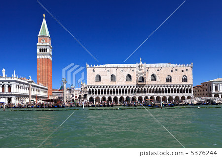 Campanile and doge palace Campanile and doge palace 5376244