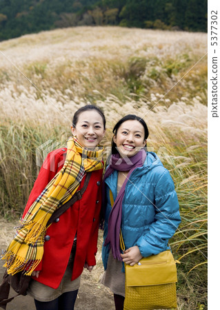 Two women walking in tourist spots Two women walking in tourist spots 5377302