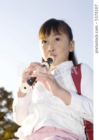 吹錄音機的小學生 吹錄音機的小學生 5378107