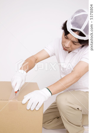 A man who opens a cardboard A man who opens a cardboard 5378804