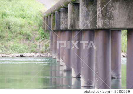 Settlement bridge 5380929