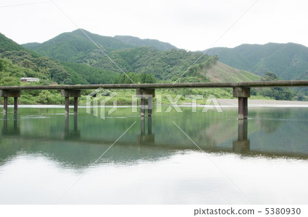 Settlement bridge 5380930