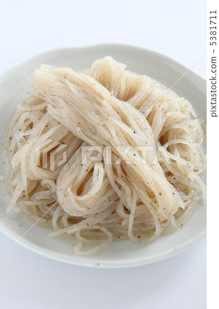 由蒟蒻麵條製成 5381711