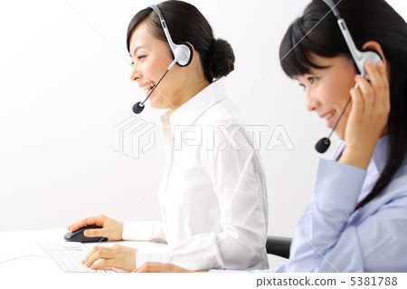 兩個運營商 兩個運營商 5381788