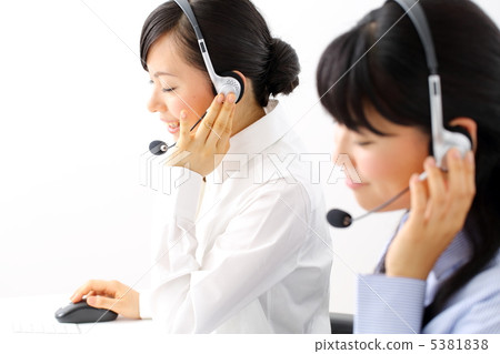 兩個運營商 兩個運營商 5381838