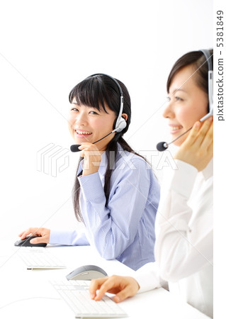 兩個運營商 兩個運營商 5381849