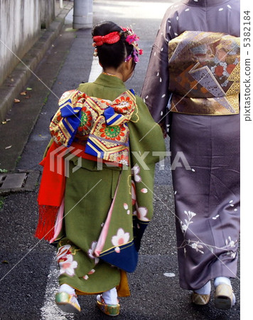 和服人物 5382184