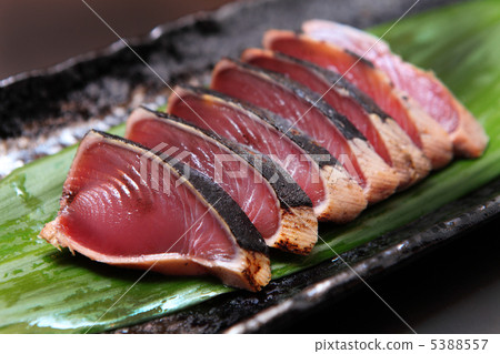 Seared bonito 5388557