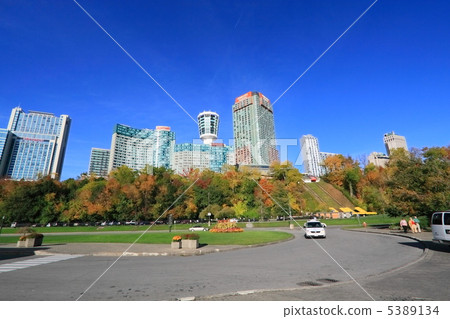 The city of Niagara 5389134